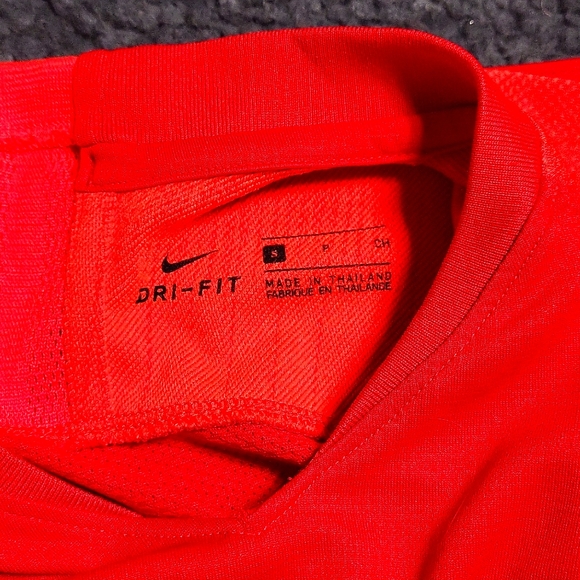 Nike tops - Picture 4 of 4